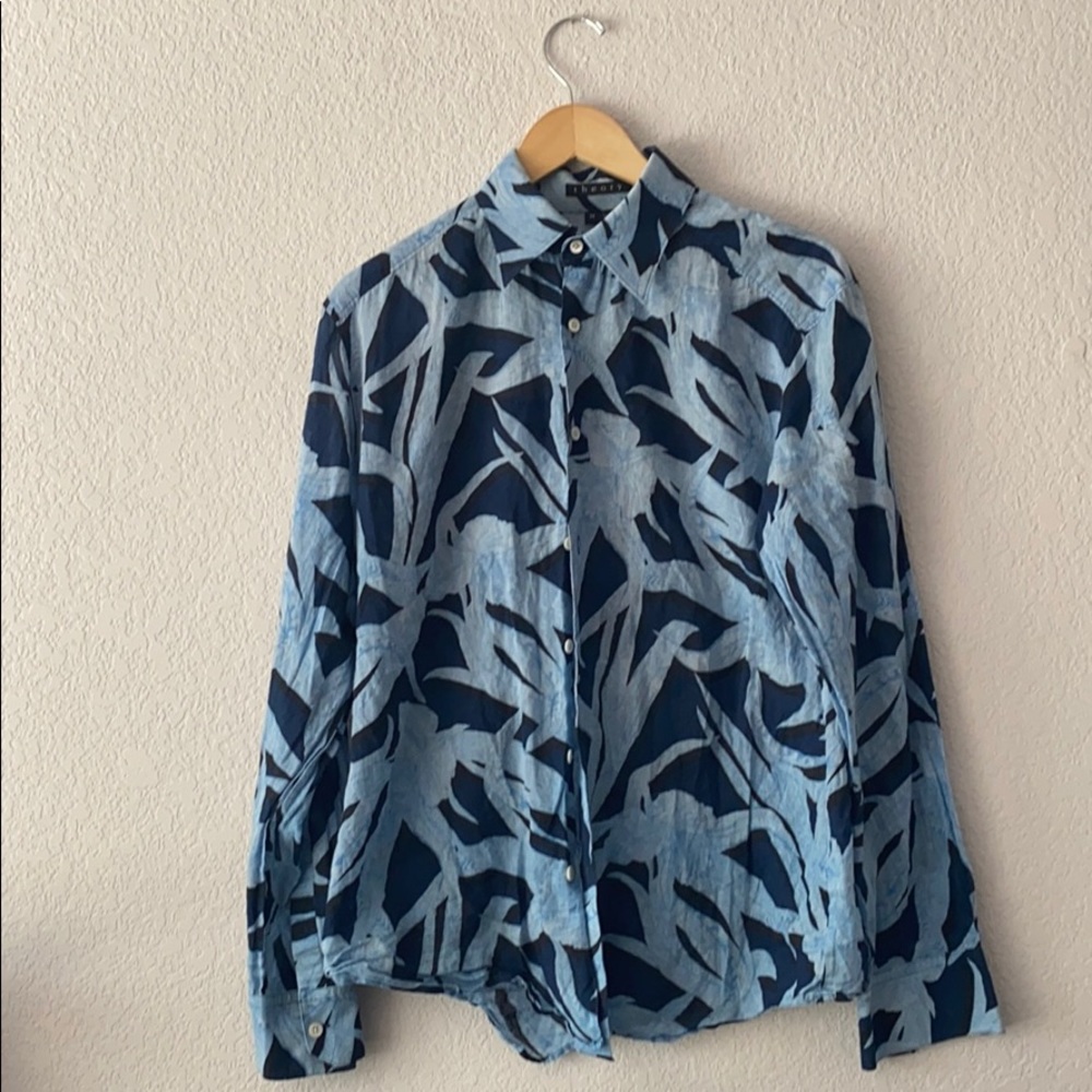 Light cotton blue button up